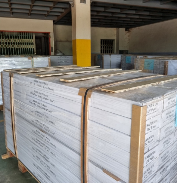 Các pallet ván sàn Giáng hương xuất Nhật
