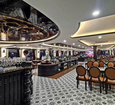 DU THUYỀN TUẦN CHÂU ( HẠ LONG )