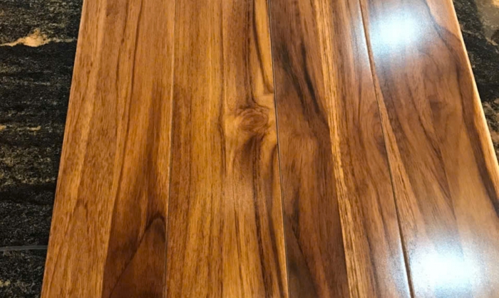 TẾCH LÀO (GIÁ TỴ)