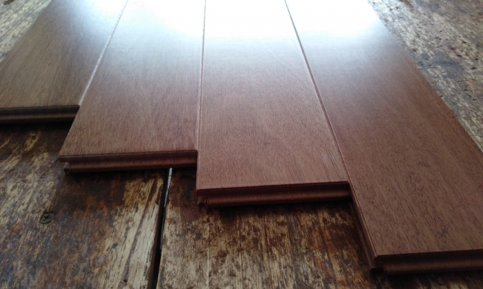 SÀN GỖ DẦU ĐỎ NGOÀI TRỜI