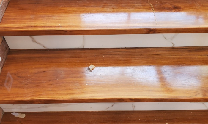 BẬC CẦU THANG TẾCH