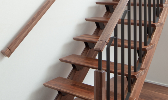 BẬC CẦU THANG TẾCH