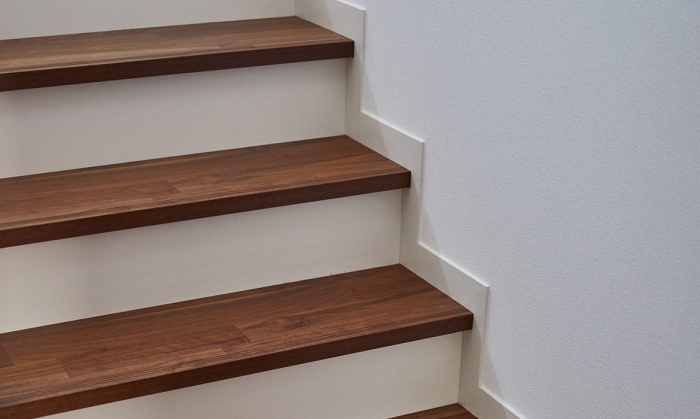 BẬC CẦU THANG TẾCH