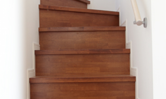 BẬC CẦU THANG TẾCH