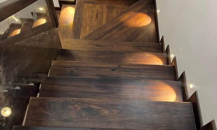 BẬC CẦU THANG CHIÊU LIÊU