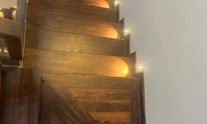 BẬC CẦU THANG CHIÊU LIÊU