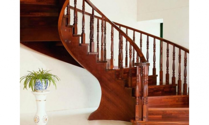 BẬC CẦU THANG CĂM XE