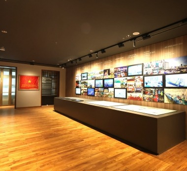 Da Nang Museum (over 5,000 m² of Teak wood flooring)”