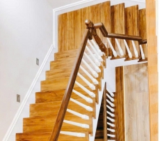 BẬC CẦU THANG TẾCH