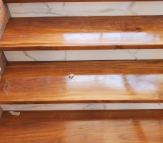 BẬC CẦU THANG TẾCH