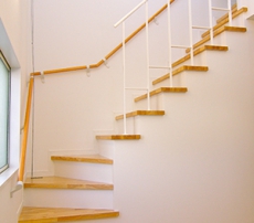 BẬC CẦU THANG TẾCH