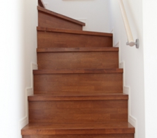 BẬC CẦU THANG TẾCH