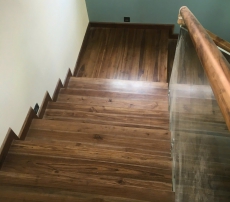 BẬC CẦU THANG TẾCH